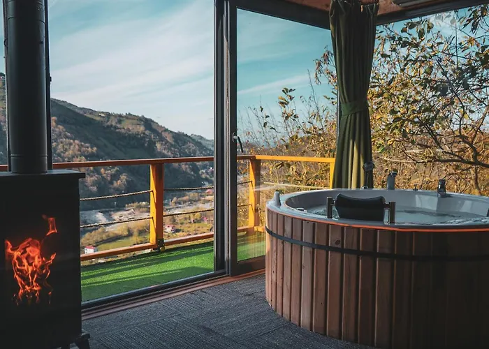 Pavri suit bungalov