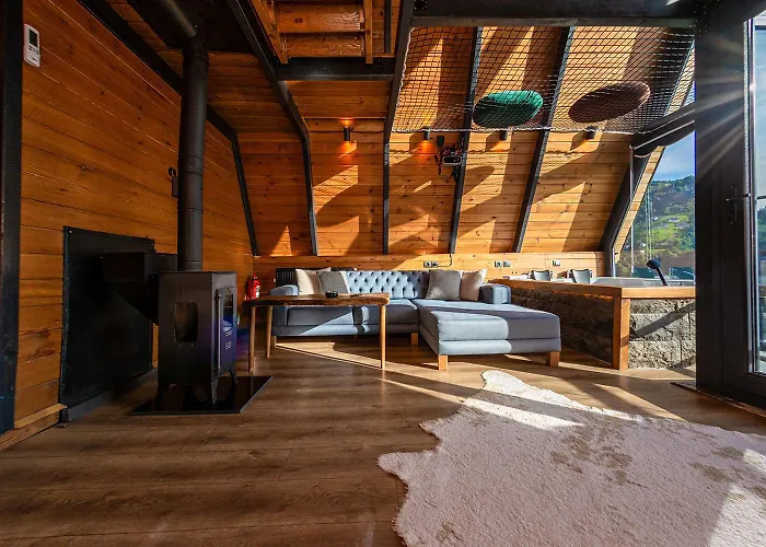 Pavri suit bungalov